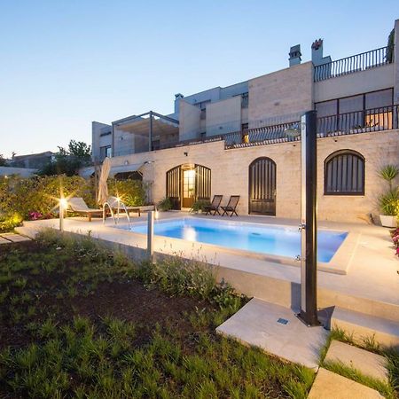 Melody M Apartment With Private Pool Split Bagian luar foto