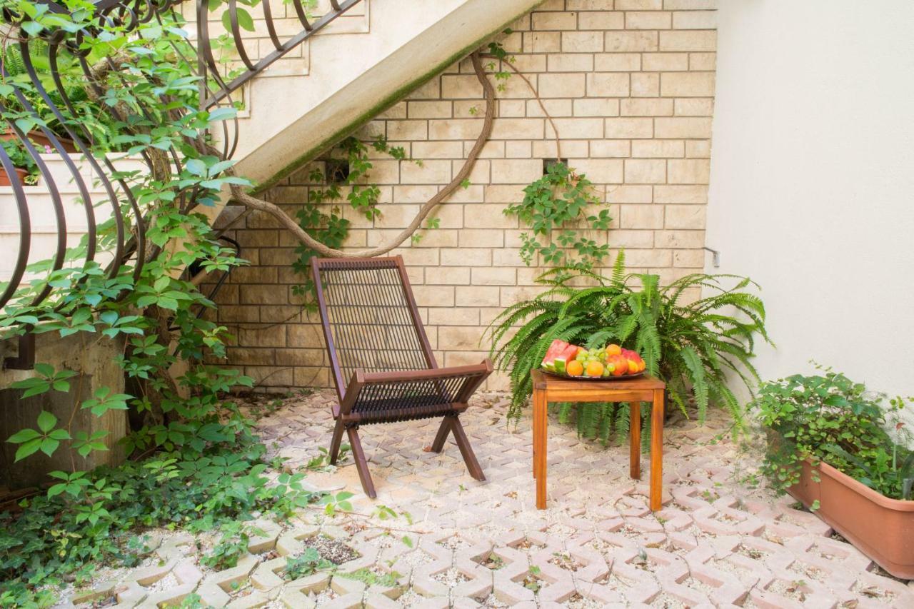 Melody M Apartment With Private Pool Split Bagian luar foto