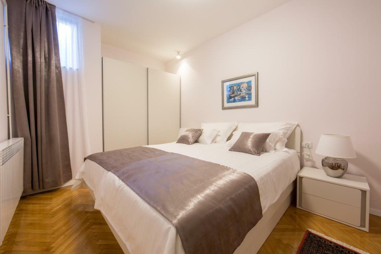 Melody M Apartment With Private Pool Split Bagian luar foto