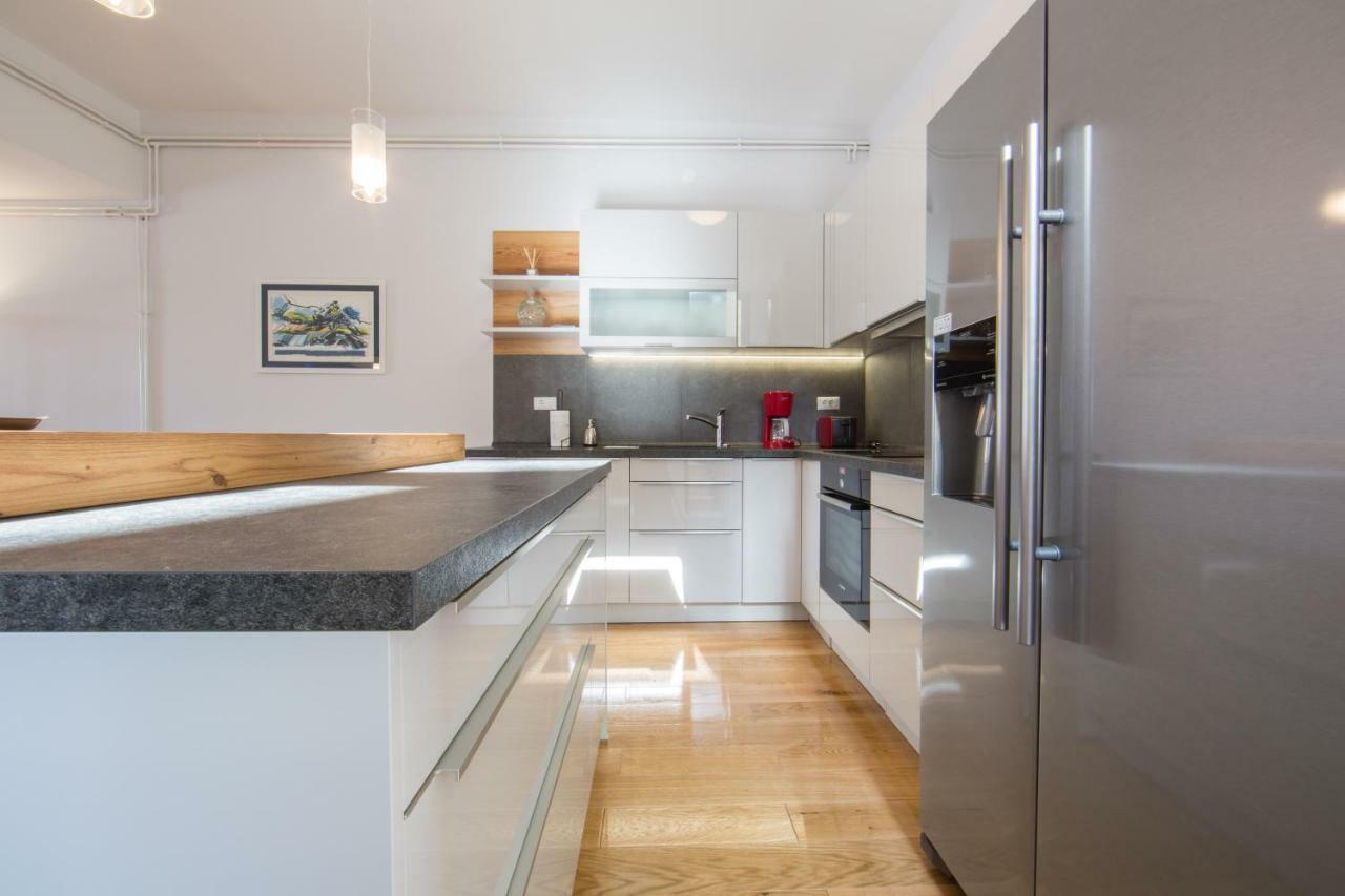 Melody M Apartment With Private Pool Split Bagian luar foto