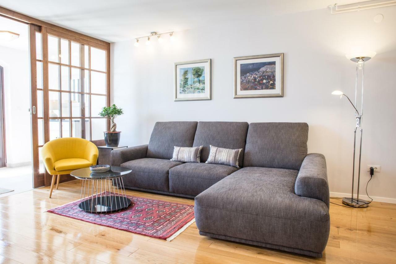 Melody M Apartment With Private Pool Split Bagian luar foto