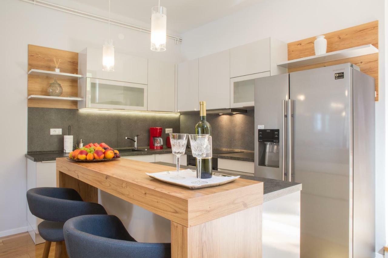 Melody M Apartment With Private Pool Split Bagian luar foto