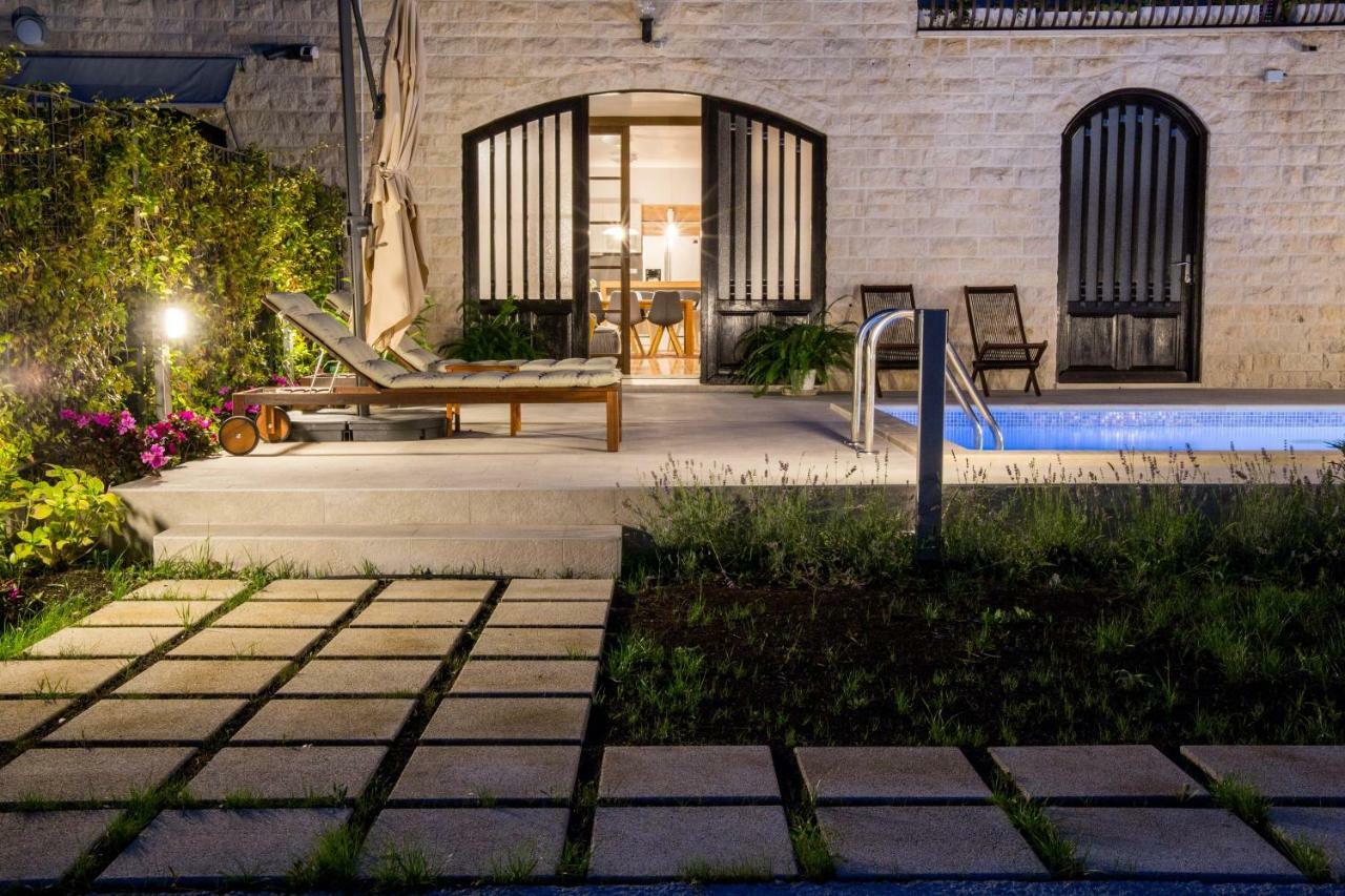 Melody M Apartment With Private Pool Split Bagian luar foto